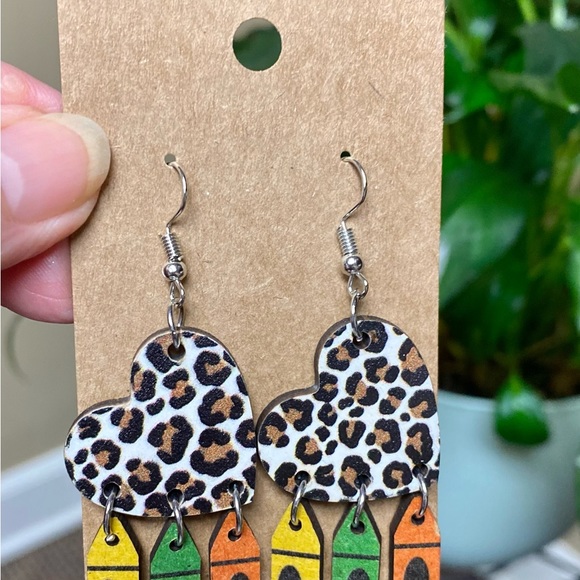 Zebra Heart ❤️ NWT Wood Crafted Drop Earrings w/Crayons - Picture 6 of 6